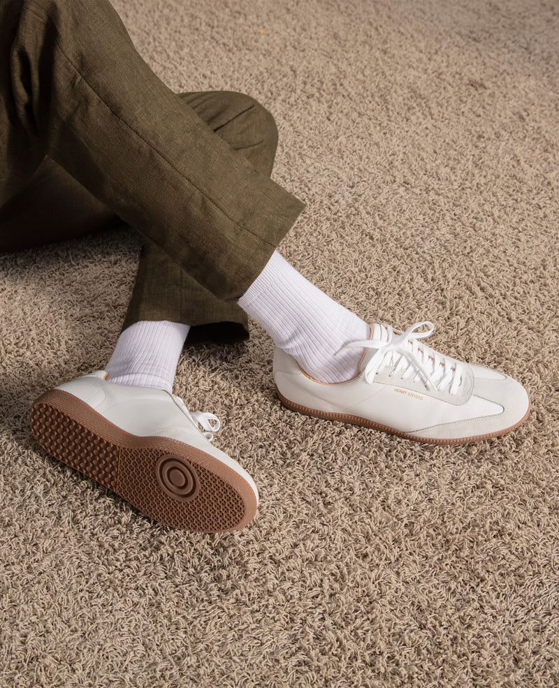 Travis TIS - White