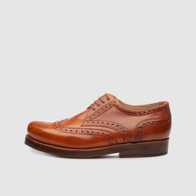 Brogues men's shoes with perforated decoration