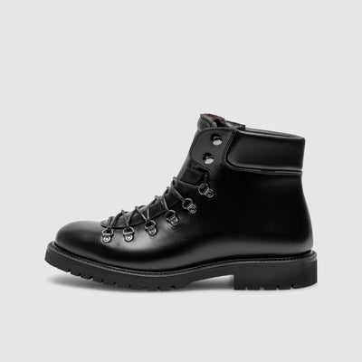 Waterproof men's shoes with rubber sole
