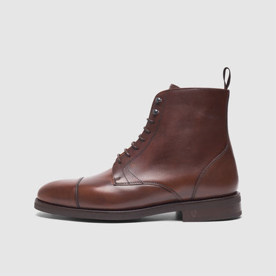 Text: Handmade men's shoes