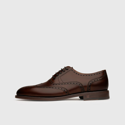 Brogues men's shoes with perforated decoration
